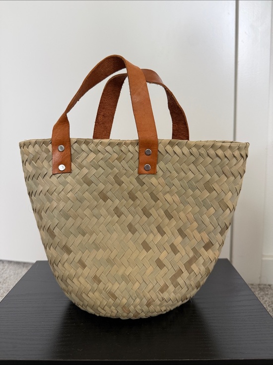 None Handbags - Handwoven Straw Tote with Tan Leather Handles